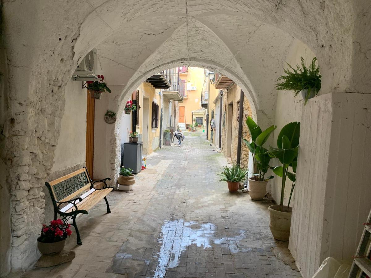 Al Vico Bartoli Suite Room Mazzarino Екстериор снимка